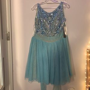 *NEVER WORN* Sherri Hill prom dress